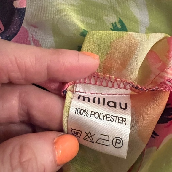 MILLAU silky tank with flower straps and racer back style. S. - Picture 2 of 8